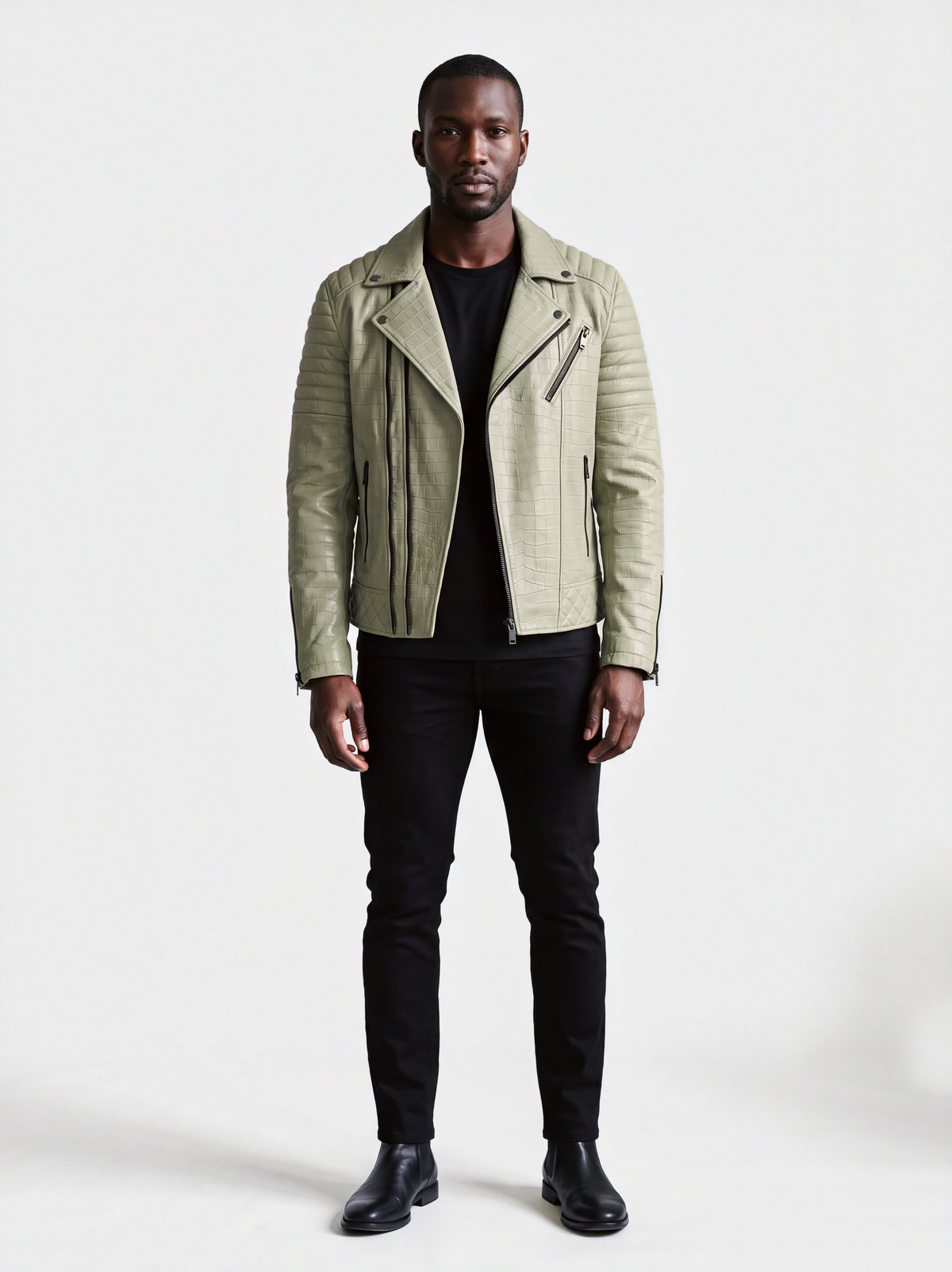 Perfecto Varenne en cuir d'agneau sauge effet croco, porté par un mannequin