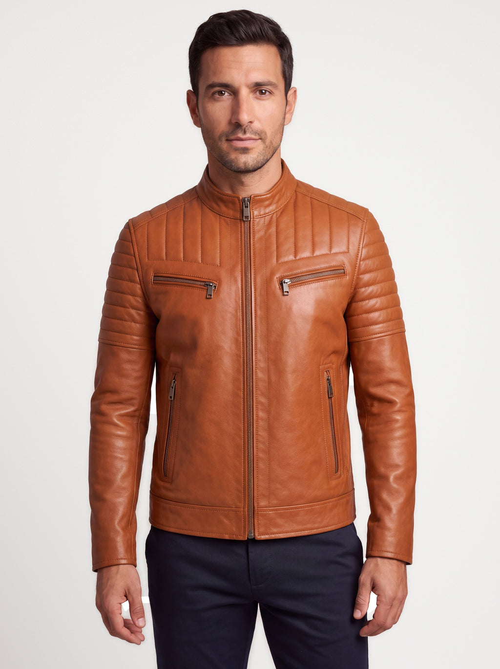 Racer Varenne en cuir d'agneau matelassé cognac porté, vue de face