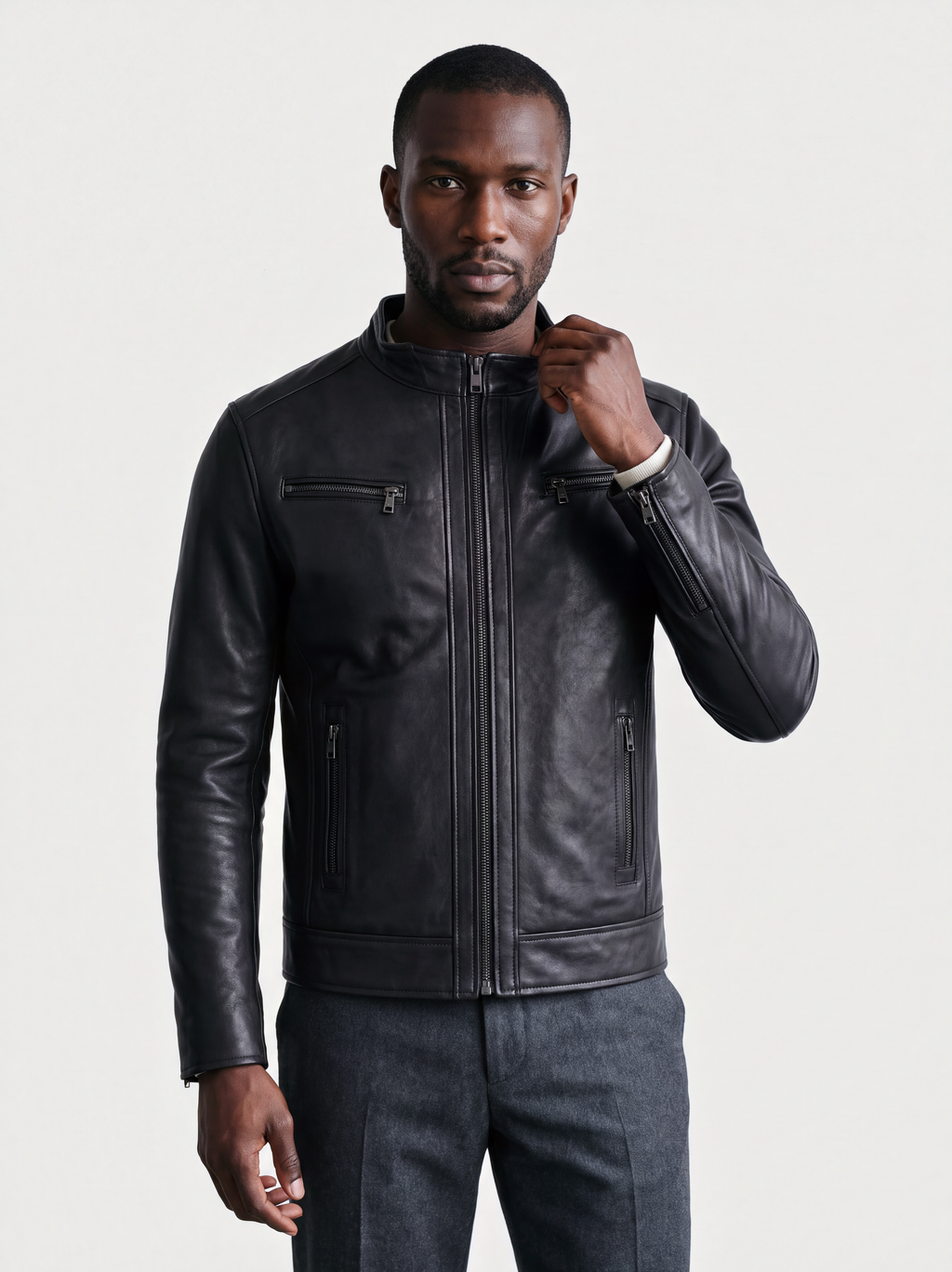 Blouson zippé Varenne en cuir d'agneau noir porté fermé, vue de face