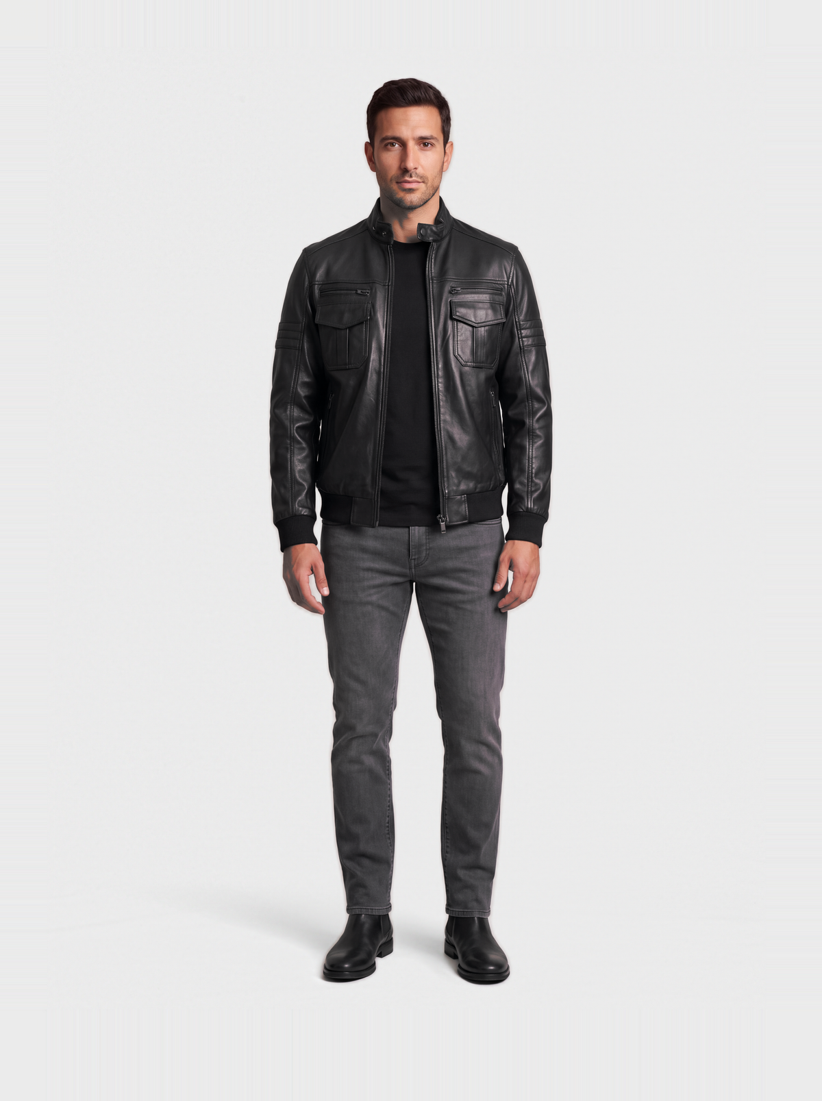 Bomber en cuir de vachette noir porté, vue de face
