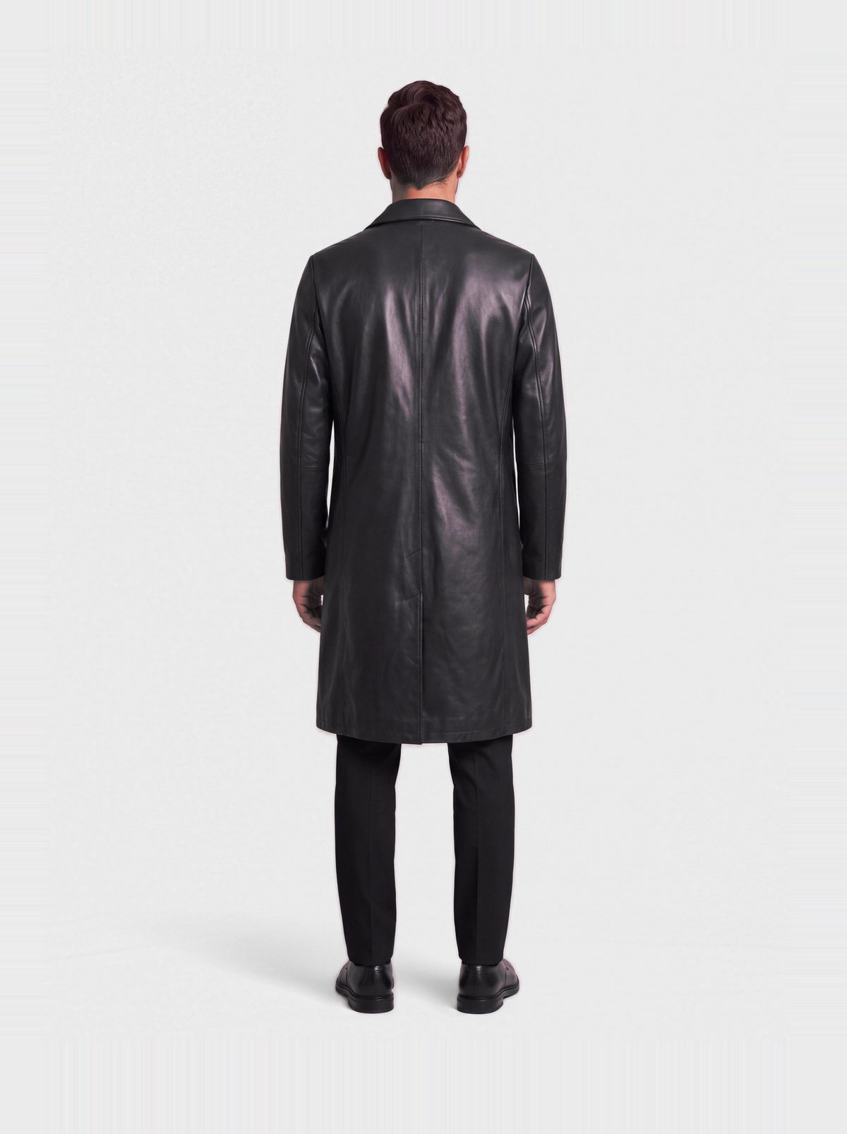 Manteau OSCAR long en cuir d'agneau noir porté, vue de dos